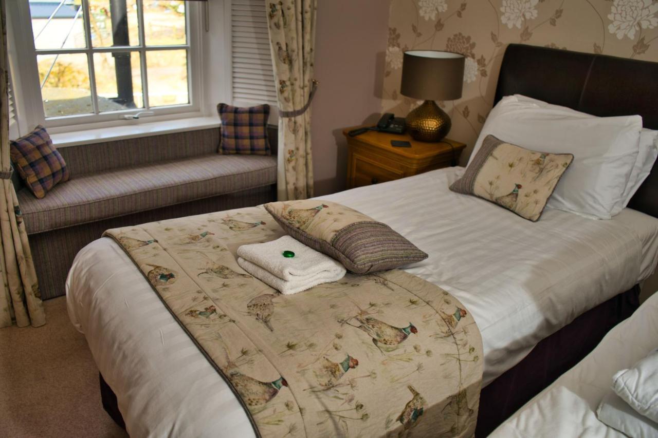 Glen Clova Hotel & Luxury Lodges Millton of Clova Exteriör bild