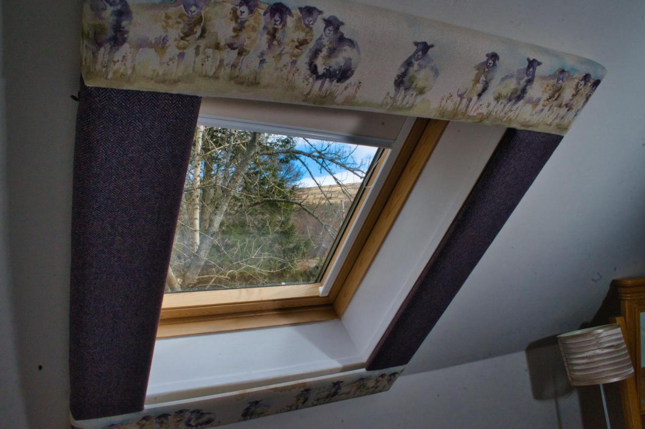 Glen Clova Hotel & Luxury Lodges Millton of Clova Exteriör bild