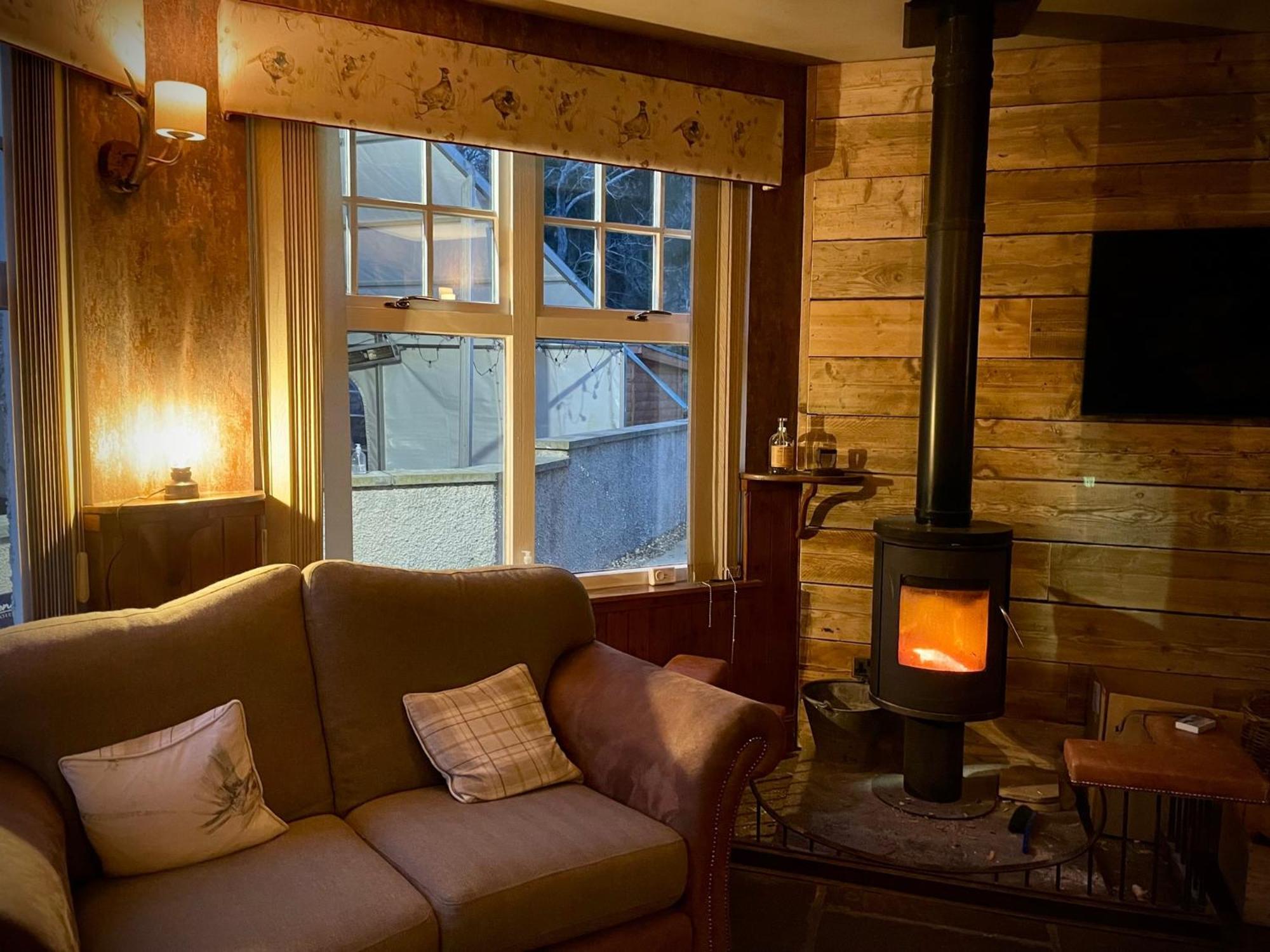 Glen Clova Hotel & Luxury Lodges Millton of Clova Exteriör bild