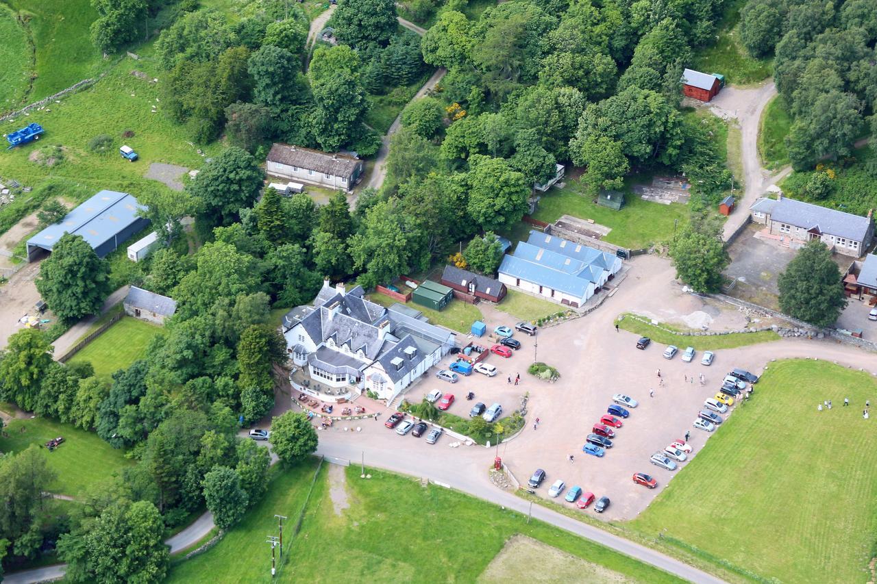 Glen Clova Hotel & Luxury Lodges Millton of Clova Exteriör bild