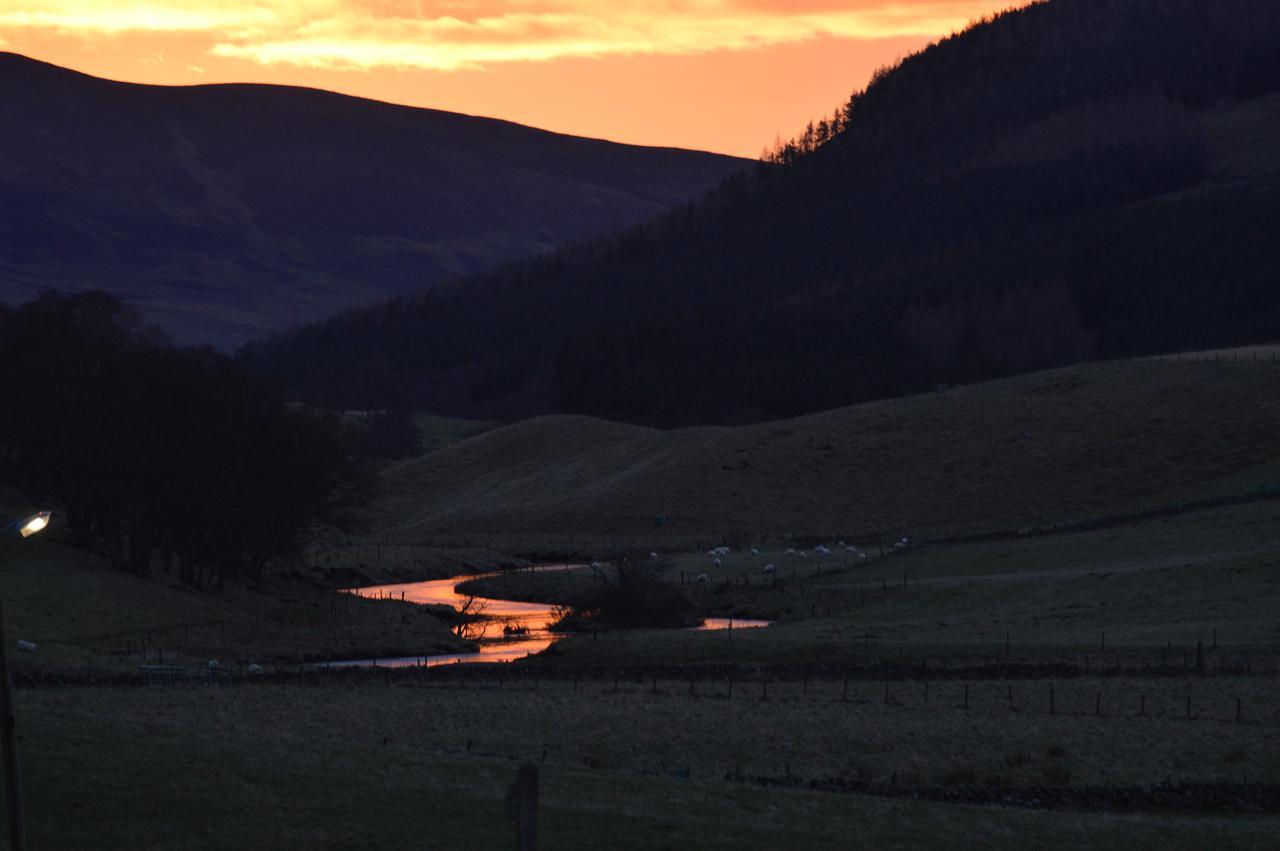 Glen Clova Hotel & Luxury Lodges Millton of Clova Exteriör bild