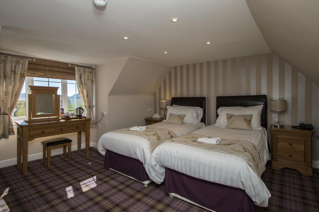 Glen Clova Hotel & Luxury Lodges Millton of Clova Exteriör bild
