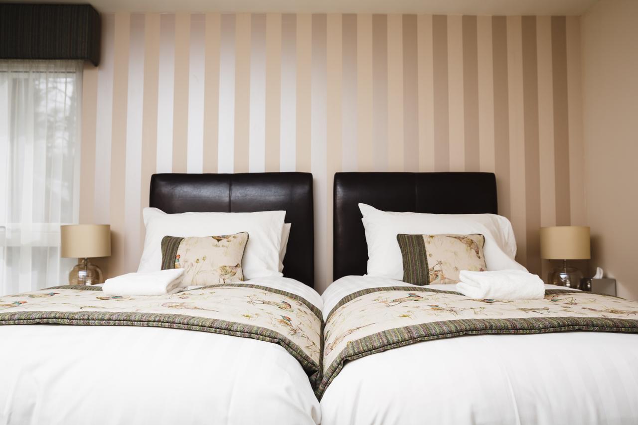 Glen Clova Hotel & Luxury Lodges Millton of Clova Exteriör bild